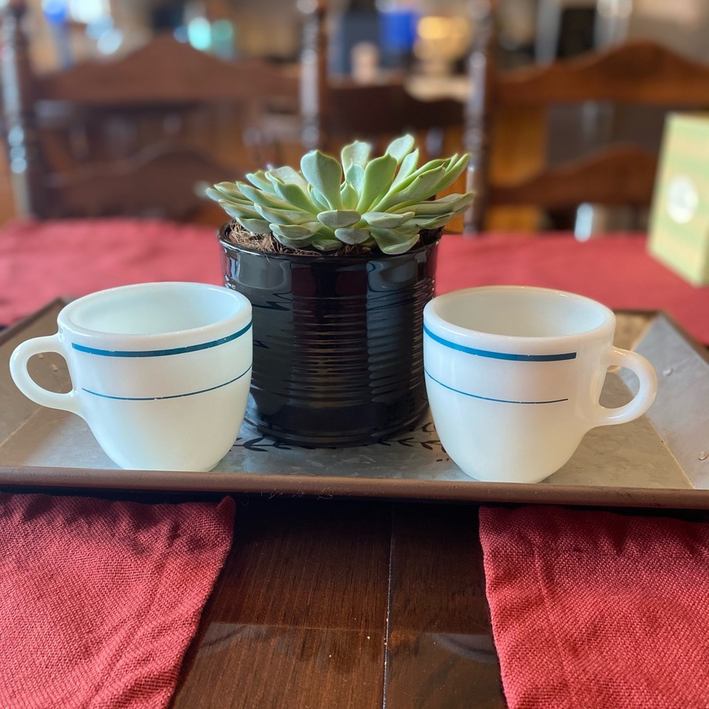 Set of Pyrex 723 cups